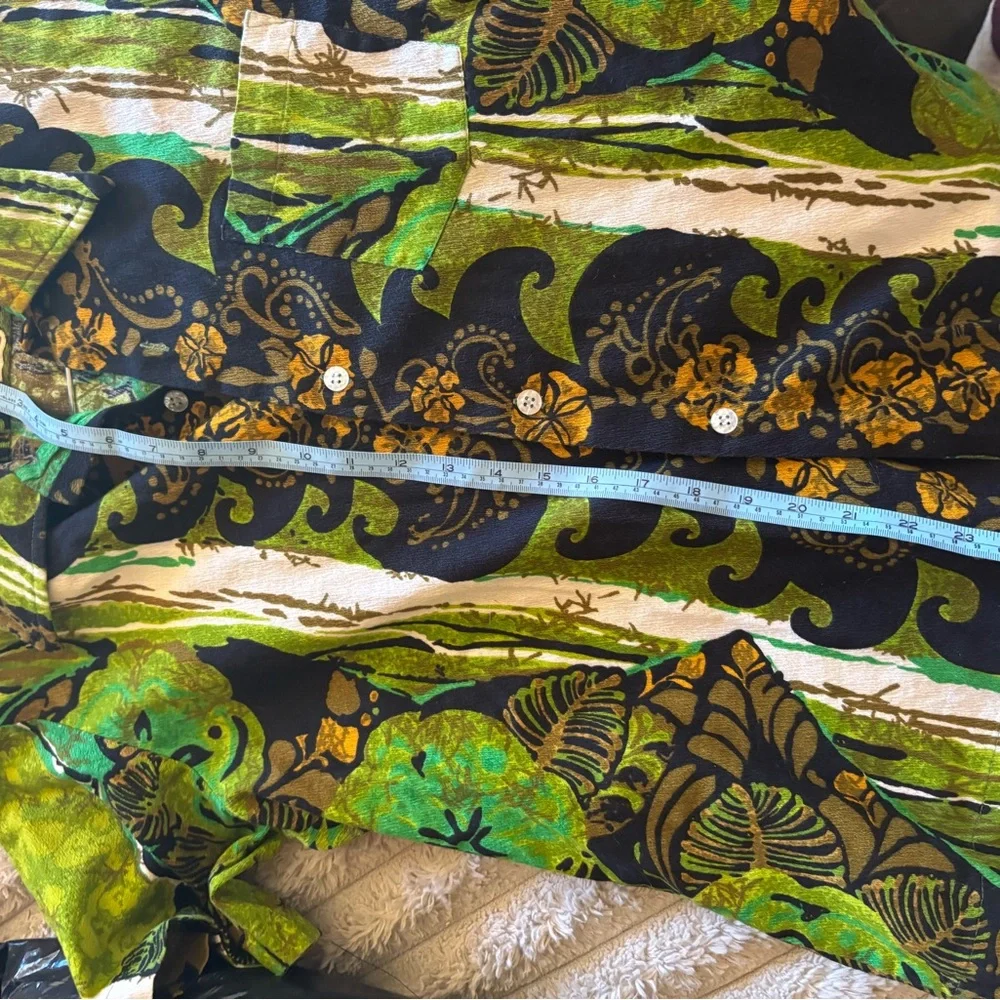 Vintage Hawaiian button up shirt - Picture 8 of 9